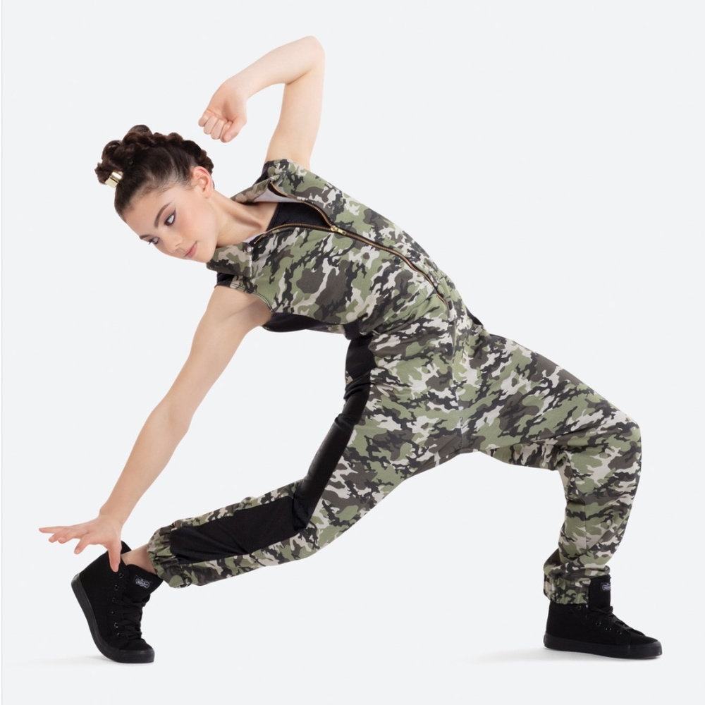 Revolution Girls Hip-Hop dance Costume Camo size MC Medium RC22841